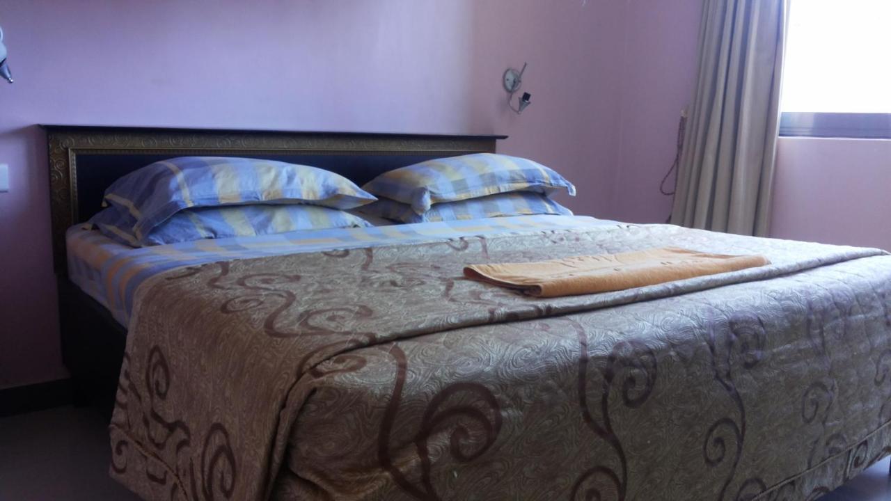 Palema Crown Hotel Gulu Bagian luar foto