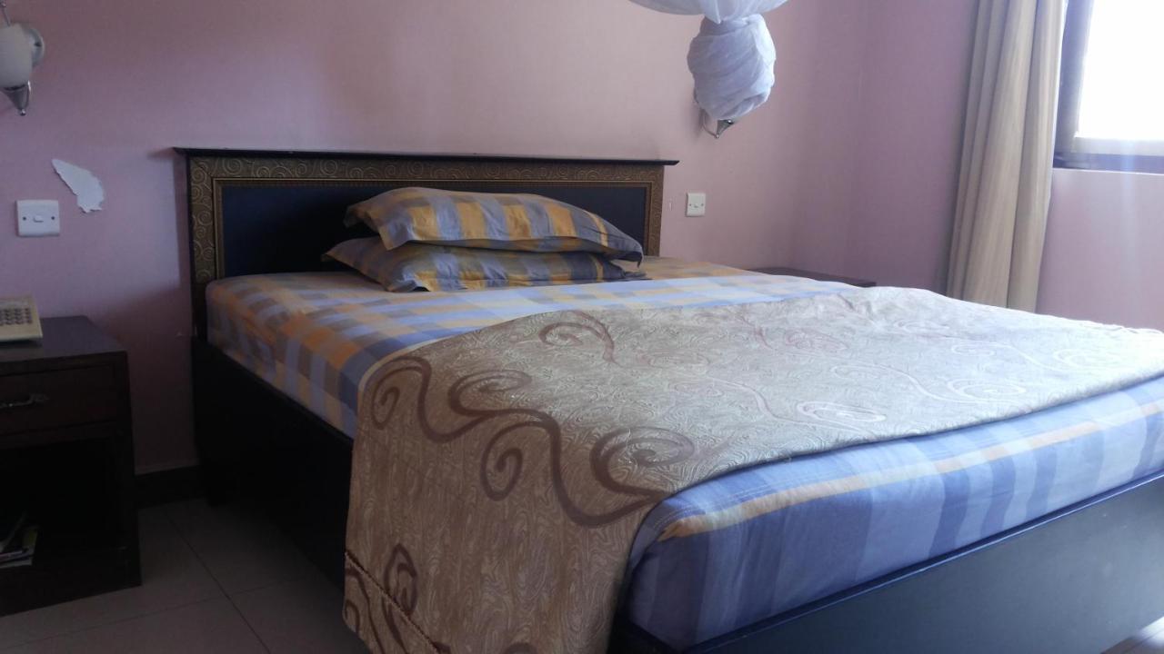 Palema Crown Hotel Gulu Bagian luar foto