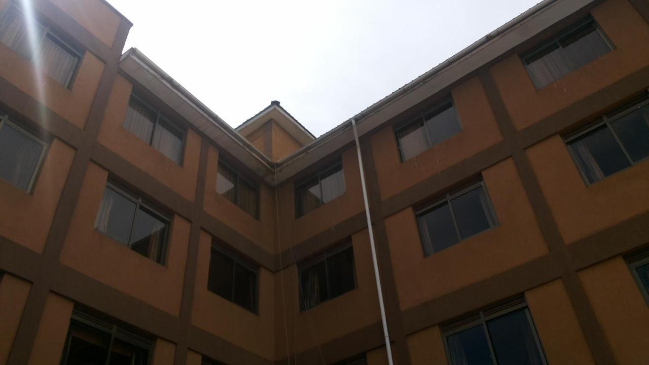 Palema Crown Hotel Gulu Bagian luar foto