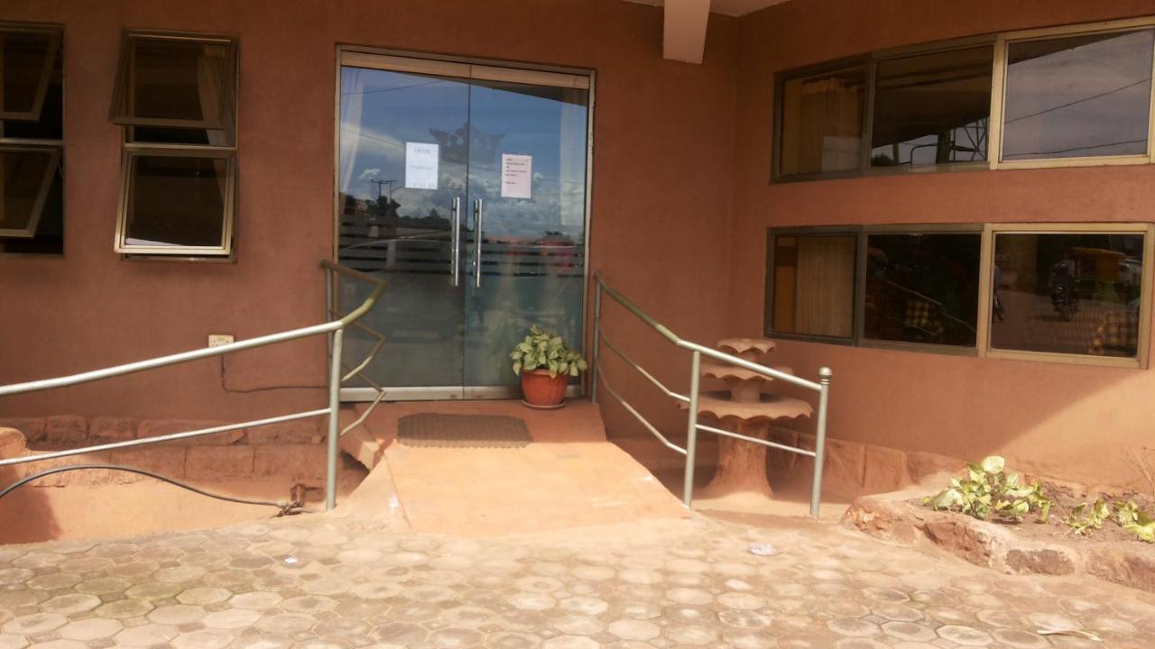 Palema Crown Hotel Gulu Bagian luar foto