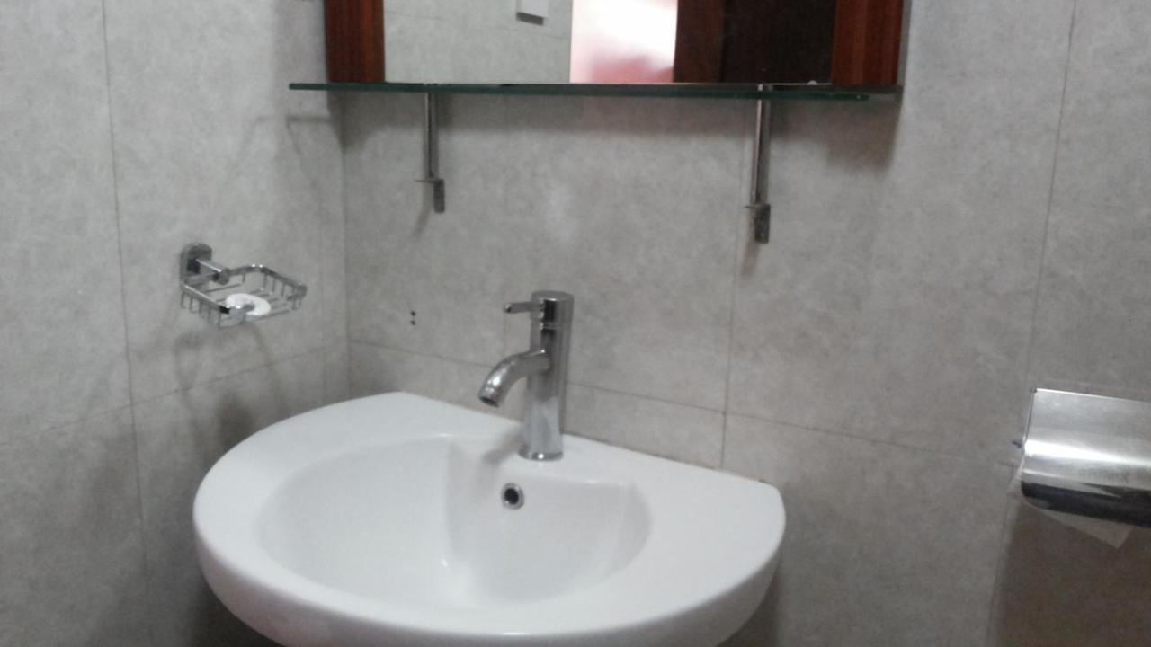Palema Crown Hotel Gulu Bagian luar foto